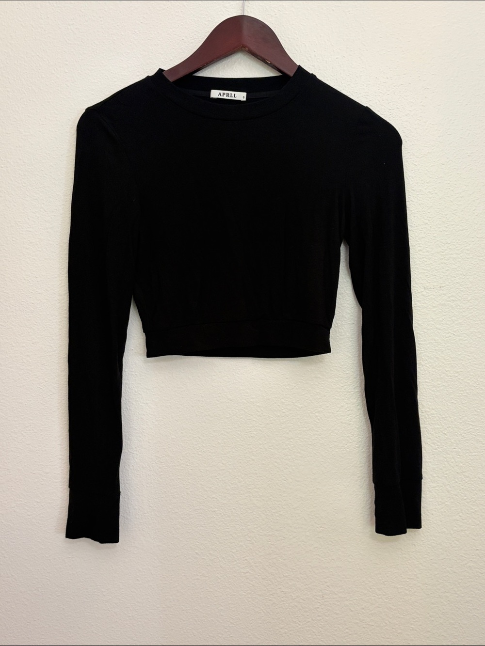 Aprll Black Long-Sleeve Cropped Top